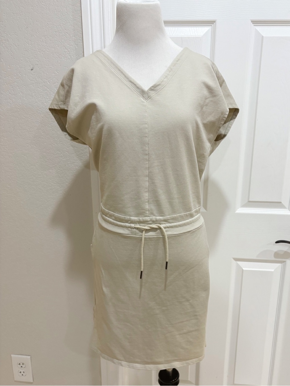 Patagonia Womens Organic Cotton Roaming Dress Cream V-Neck Small